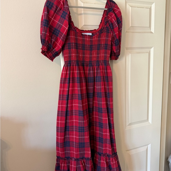 Hill House Dresses & Skirts - Hill House Louisa Nap Dress Tartan Smocked Puff Sleeve Dress in Red and Navy